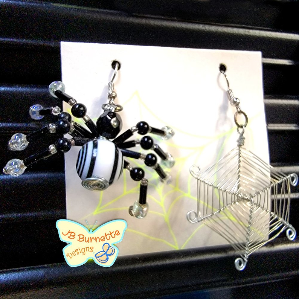 Halloween Spider Earrings, Spooky, Beaded Jewelry, Costume Accessory, Goth Style